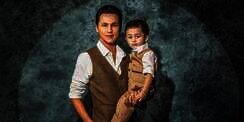 Pose Gemas Andhika Pratama dan Putranya, Sang Ayah Kalah Ganteng