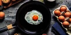 Tutorial Memasak Telur Setengah Mata Seperti Emoji Ala Chef Martin Praja