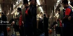 Video Penumpang Sholat Subuh Berjemaah di Kereta Ini Tamparan Keras Buat yang Masih Lalai