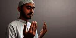 Doa Agar Rezeki Orang Tua Lancar, Insya Allah Mengalir Deras dan Barokah