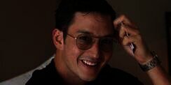Bikin Pangling! Potret Masa Muda Mike Lewis Mirip Oppa Korea