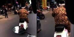 Kakek Berpeci Naik Vespa di Jalanan, Netizen Ketar-Ketir Pas Tahu Harganya