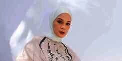 Tampil Beda, Tantri Namirah Pakai Kaftan Tule Oat White