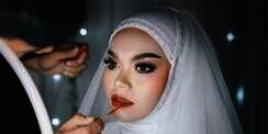 4 Trik untuk Mengontrol Keringat yang Bisa Merusak Makeup Saat Acara Pernikahan