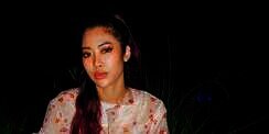 Enggak Kapok, Widi Vierratale Buka Baju Lagi di Panggung