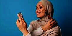 Seberapa Sering Alat Makeup Kuas dan Sponge Perlu Dibersihkan?