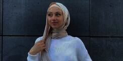 Styling Pashmina Flowy Tanpa Jarum Pentul, Cukup Diikat