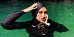 Potret Nabila LIDA Tampil Stylish saat Berenang, Wajah Glowing-nya Makin Terlihat
