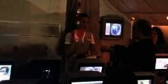 Bengong Kabin Pesawat Penuh Simbol Hati, Pramugari Menangis Dilamar Saat Bertugas
