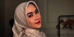 Clean Look Kerudung Segi Empat untuk Acara Formal
