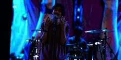 Sheila On 7 Happy Konser Perdana Penuh Penonton: `Acara Banyak Lho di Jakarta, tapi Kalian Rela ke Sini`