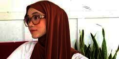 Tampil Cantik dengan Style Pashmina Rapunzel, Begini Caranya