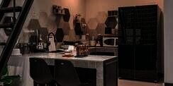 Dinding Dapur Motif Segi Enam, Hasilnya Bikin Beda