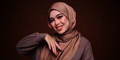 Trik Biar Wajah Tak Pucat Saat Pakai Lipstik Nude 