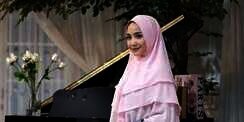 Berhijab Syar'i, Penampilan Nagita Slavina Bikin Pangling