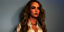 Super Model Cara Delevigne Tampil Stunning di Red Carpet SAG Awards 2023