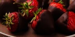 Chocolate Covered Berries, Varian Camilan Manis tapi Sehat