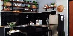 Dekorasi Serba Hitam, Hasilnya Tampilan Dapur Jadi 'Ganteng' 