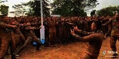 Merinding! Video Momen Pasukan TNI Nyanyikan Yel-Yel Pakai Lagu Tulus 'Manusia Kuat'