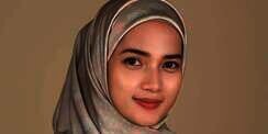 Kerudung Syar&rsquo;i dengan Motif, Look Jadi Lebih Elegan