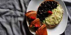 Martabak Tipker Anti Hancur, Cocok untuk Si Pecinta Manis