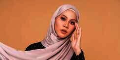 Cara Tepat Isi Alis Renggang dengan Brow Pencil