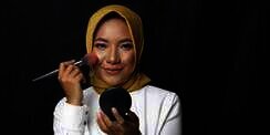Trik Biar Foundation Tak Luntur karena Oksidasi