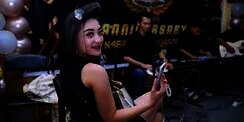 Potret Sosok Biduan Shinta Arsinta yang Bawakan Lagu Viral TikTok 'Kuda yang Mana Tuan Senangi', Langganan Trending di YouTube!