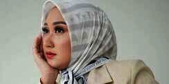 Style Batik Classy Dian Pelangi, Scarf Hingga Dress