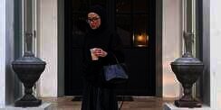 3 Style Hitam Putih Memikat dengan Long Skirt 
