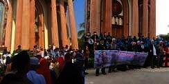 Berangkatkan Umrah Warga 2 RT Sekaligus, Inilah Sosok Haji Agus Sultan Bojong Koneng yang Viral, Ternyata Profesinya Nggak Main-main!