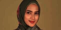 Buat Aksen Pita Manis dengan Ring Hijab, Look Jadi Sangat Berbeda