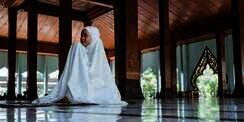 Anak-anak Ada di Saf Pertama Sholat Jamaah, Bolehkah Memintanya Pindah?