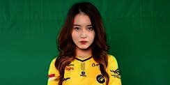 Viral Sebut Adul Mirip Cyclops Mobile Legend, Ini Dia Sosok Gamer Cantik Vior