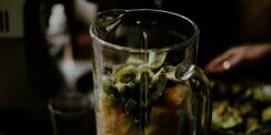 Hindari Memasukkan 5 Bahan Makanan Ini Ke Dalam Blender