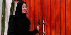 Elegan dengan All Black Outfit di Hari Raya Idul Adha