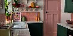 Dapur Minimalis Tak Monoton, Coba Padukan Warna Hijau Pink