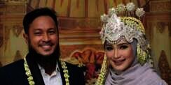 Ingat Amalia Fujiawati Mantan Istri Bambang Pamungkas? Baru Nikah di KUA, Langsung Punya 11 Anak