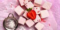 Bikin Marshmallow Stroberi Cuma dengan 4 Bahan