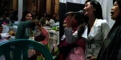 Emak-Emak Sedang Asyik Goyang Dangdut di Hajatan, Syok Dilempar Pisang Disuruh Bayar Utang di Atas Panggung