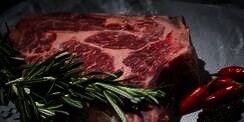 Tips dan Trik Menyimpan Daging Kurban, Penanganan yang Tepat Bikin Tahan Lama
