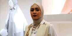 Style Keren Richa Iskak Mirror Selfie dengan Outfit Cewek Mamba