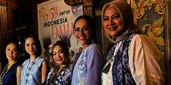 Potret Kompak Grup Vokal 5 Wanita dengan Gaya Khasnya