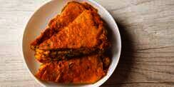 Bikin Telur Dadar Tebal Ala Restoran Padang dengan Topping Beragam