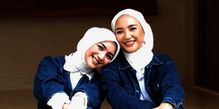 Sister Couple Outfit Citra Kirana dan Erica Putri, Kecenya Double!