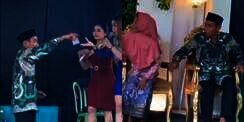 Bapak Pengantin Nyawer Biduan, Istrinya Minggat dari Pelaminan