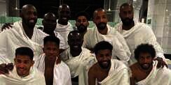 Masya Allah! Momen Pemain Al Nassr Umroh Barengan, Adem Melihatnya