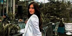 Salshabilla Adriani Dandan ala Broadway, Riasannya Flawless Banget!
