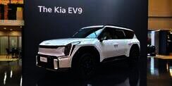 Mobil Listrik Kia EV9 GT-Line yang Bisa Diparkir Otomatis Debut di GIIAS 2023, Dibanderol Rp1,9 Miliar