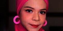 Padu Padan Stylish Turban dan Korean Makeup Look